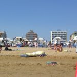 Strand - Blick zum Hotel Palace