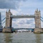 Wir haben die TOWER BRIDGE passiert