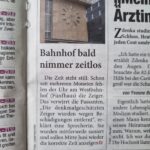 Uhr am Westbahnhof - Zeitungsartikel, 05.06.2023