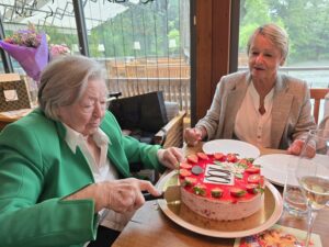 05_Tante Hansis 100-er